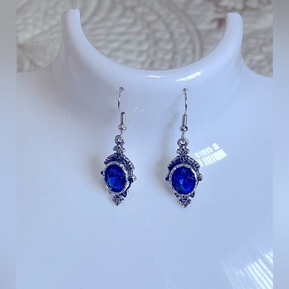 Vintage Elegant Teardrop Crystal Drop Dangle Earrings Delicate Jewelry - Picture 1 of 7